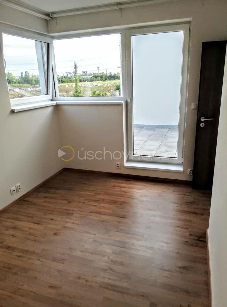 Pronájem bytu 2+kk 40 m², U Hostavického potoka, Praha, Praha Pronájem bytu 2+kk 40 m², U Hostavického potoka, Praha, Praha