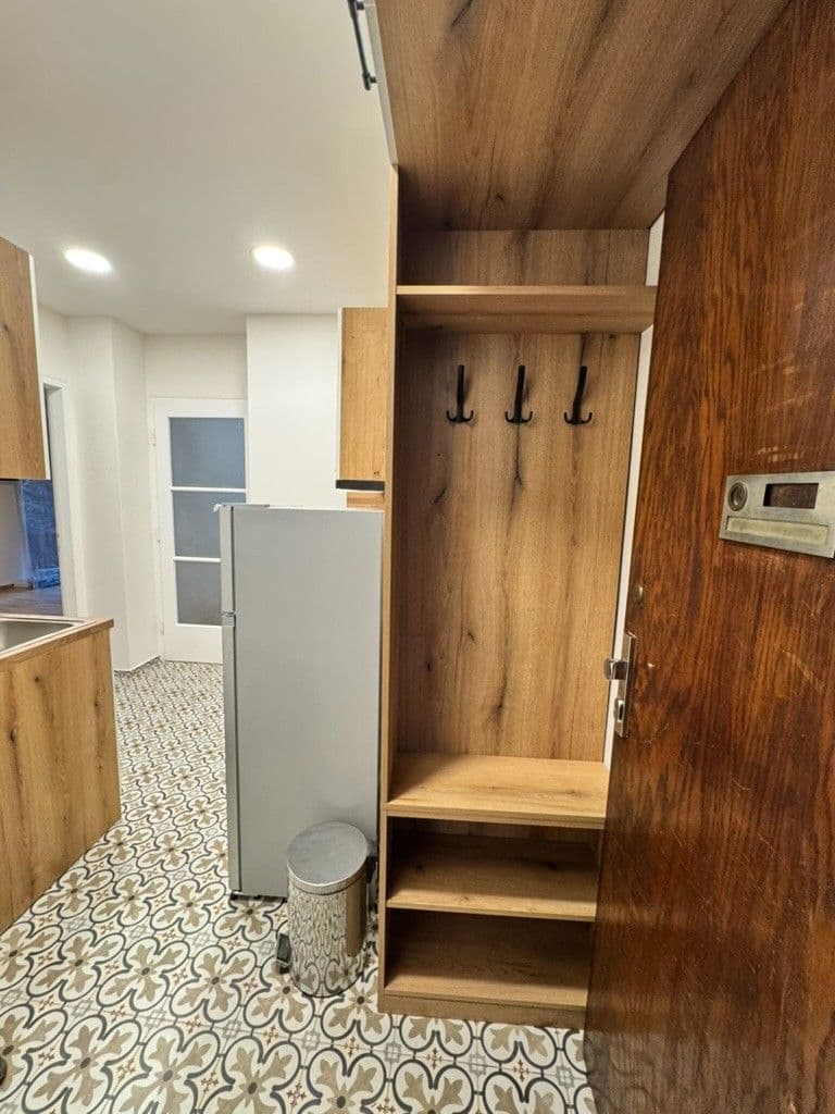 Pronájem bytu 2+1 39 m², Terronská, Praha, Praha Pronájem bytu 2+1 39 m², Terronská, Praha, Praha