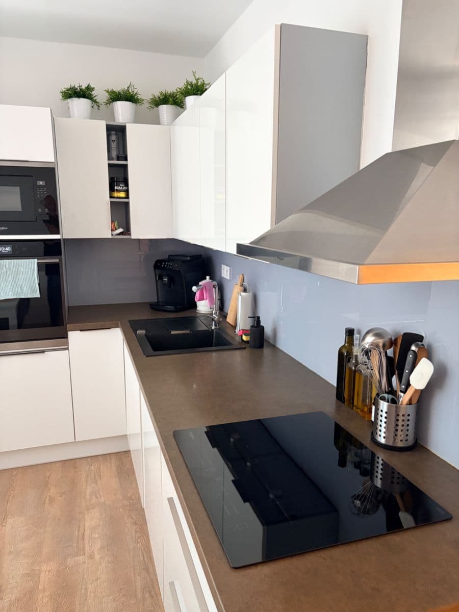 Pronájem bytu 2+1 66 m², Handkeho, Olomouc, Olomoucký kraj Pronájem bytu 2+1 66 m², Handkeho, Olomouc, Olomoucký kraj