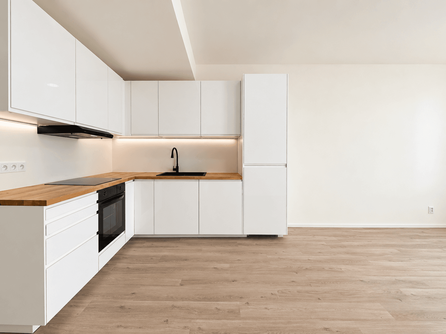 Prodej bytu 3+kk 57 m², 28. října, Neratovice, Středočeský kraj Prodej bytu 3+kk 57 m², 28. října, Neratovice, Středočeský kraj