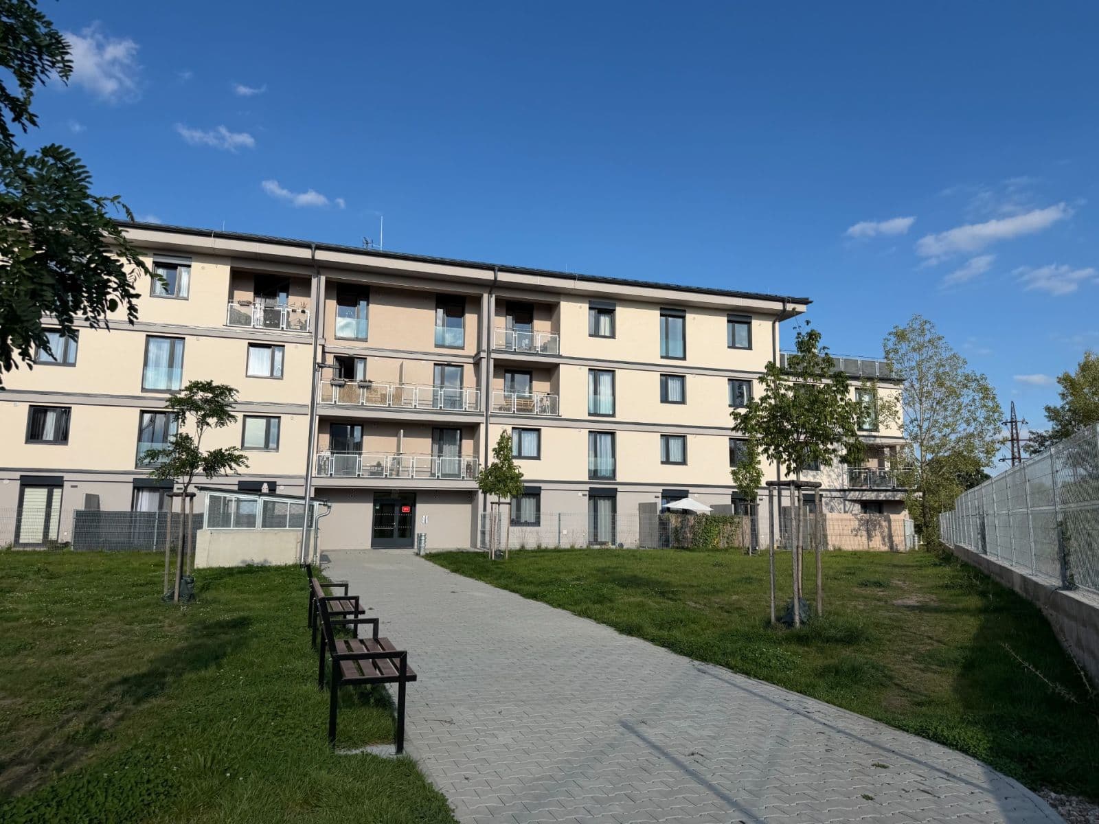 Pronájem bytu 3+kk 63 m², Augustina Lukeše, Brandýs nad Labem-Stará Boleslav, Středočeský kraj Pronájem bytu 3+kk 63 m², Augustina Lukeše, Brandýs nad Labem-Stará Boleslav, Středočeský kraj