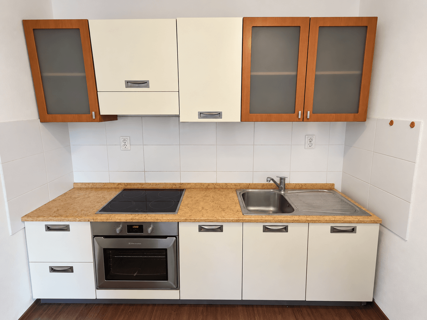 Prodej bytu 3+1 55 m², Varnsdorfská, Praha, Praha Prodej bytu 3+1 55 m², Varnsdorfská, Praha, Praha