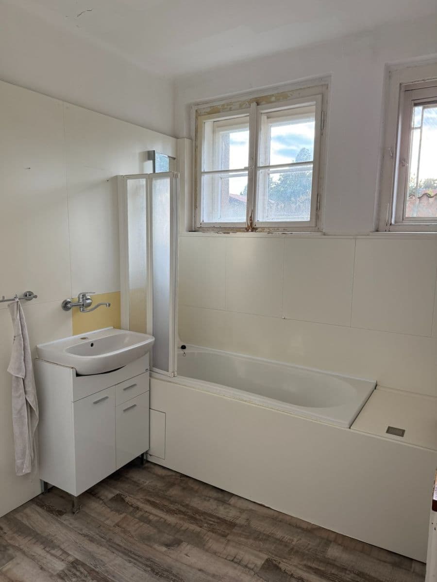 Pronájem domu 200 m², pozemek 1.200 m², Topolská, Černošice, Středočeský kraj Pronájem domu 200 m², pozemek 1.200 m², Topolská, Černošice, Středočeský kraj