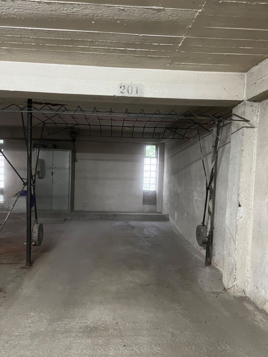 Pronájem garáže 15 m², Jihlavská, Praha, Praha Pronájem garáže 15 m², Jihlavská, Praha, Praha