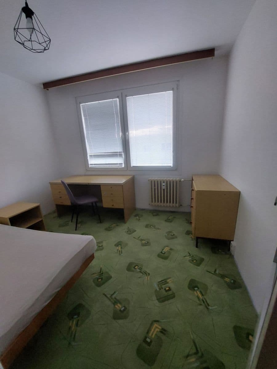 Pronájem bytu 4+1 80 m², Strážnická, Plzeň, Plzeňský kraj Pronájem bytu 4+1 80 m², Strážnická, Plzeň, Plzeňský kraj