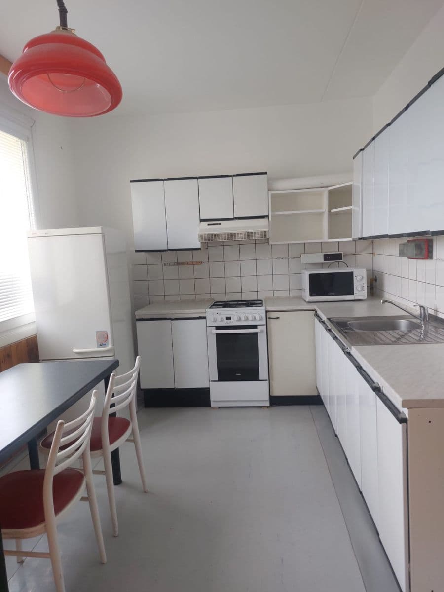 Pronájem bytu 4+1 80 m², Strážnická, Plzeň, Plzeňský kraj Pronájem bytu 4+1 80 m², Strážnická, Plzeň, Plzeňský kraj