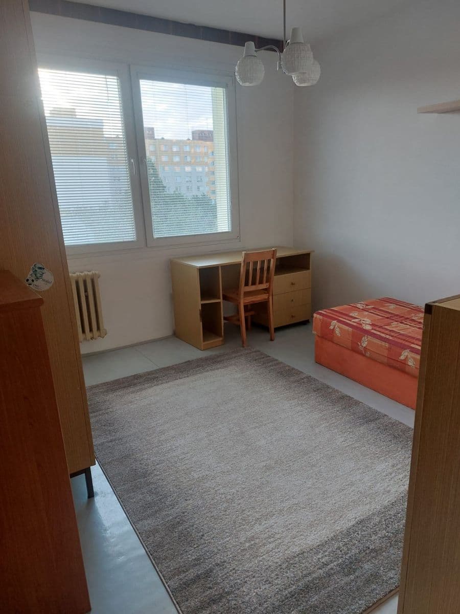 Pronájem bytu 4+1 80 m², Strážnická, Plzeň, Plzeňský kraj Pronájem bytu 4+1 80 m², Strážnická, Plzeň, Plzeňský kraj