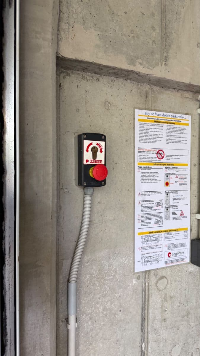 Pronájem garáže 12 m², Praha, Praha Pronájem garáže 12 m², Praha, Praha