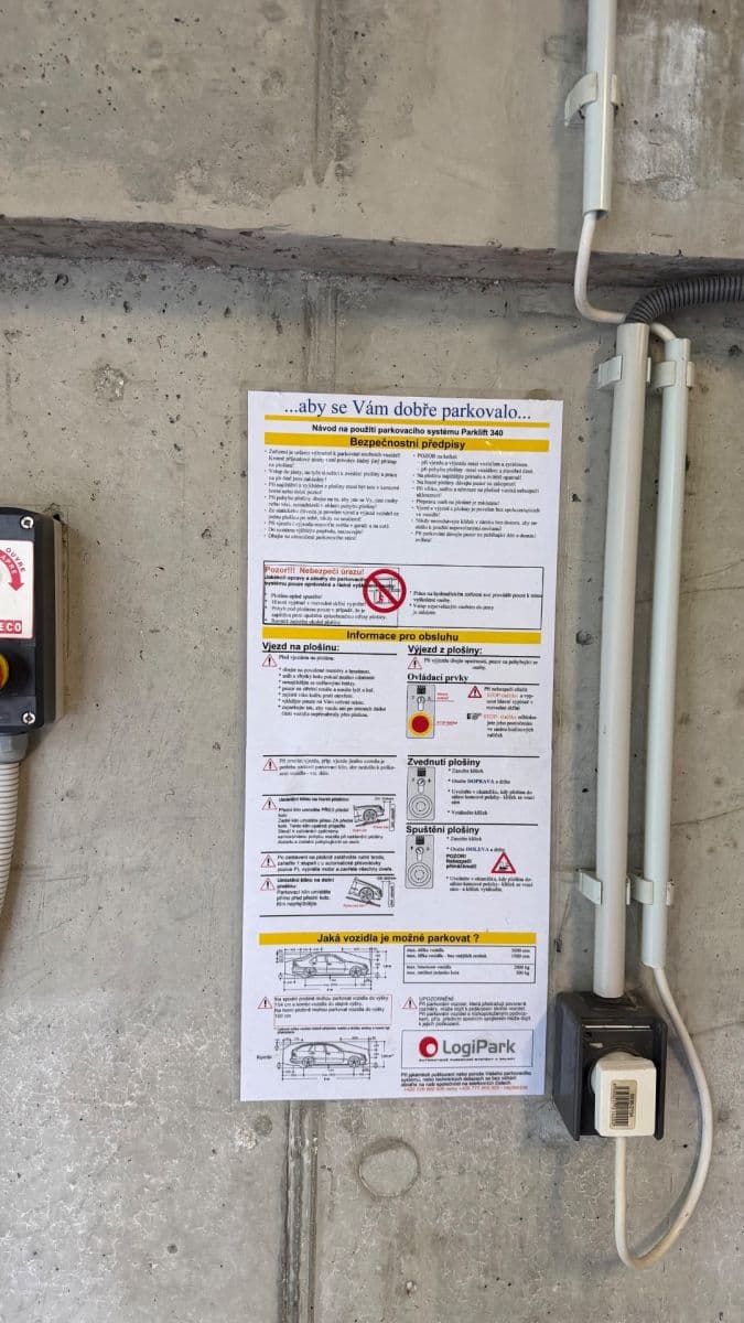 Pronájem garáže 12 m², Praha, Praha Pronájem garáže 12 m², Praha, Praha