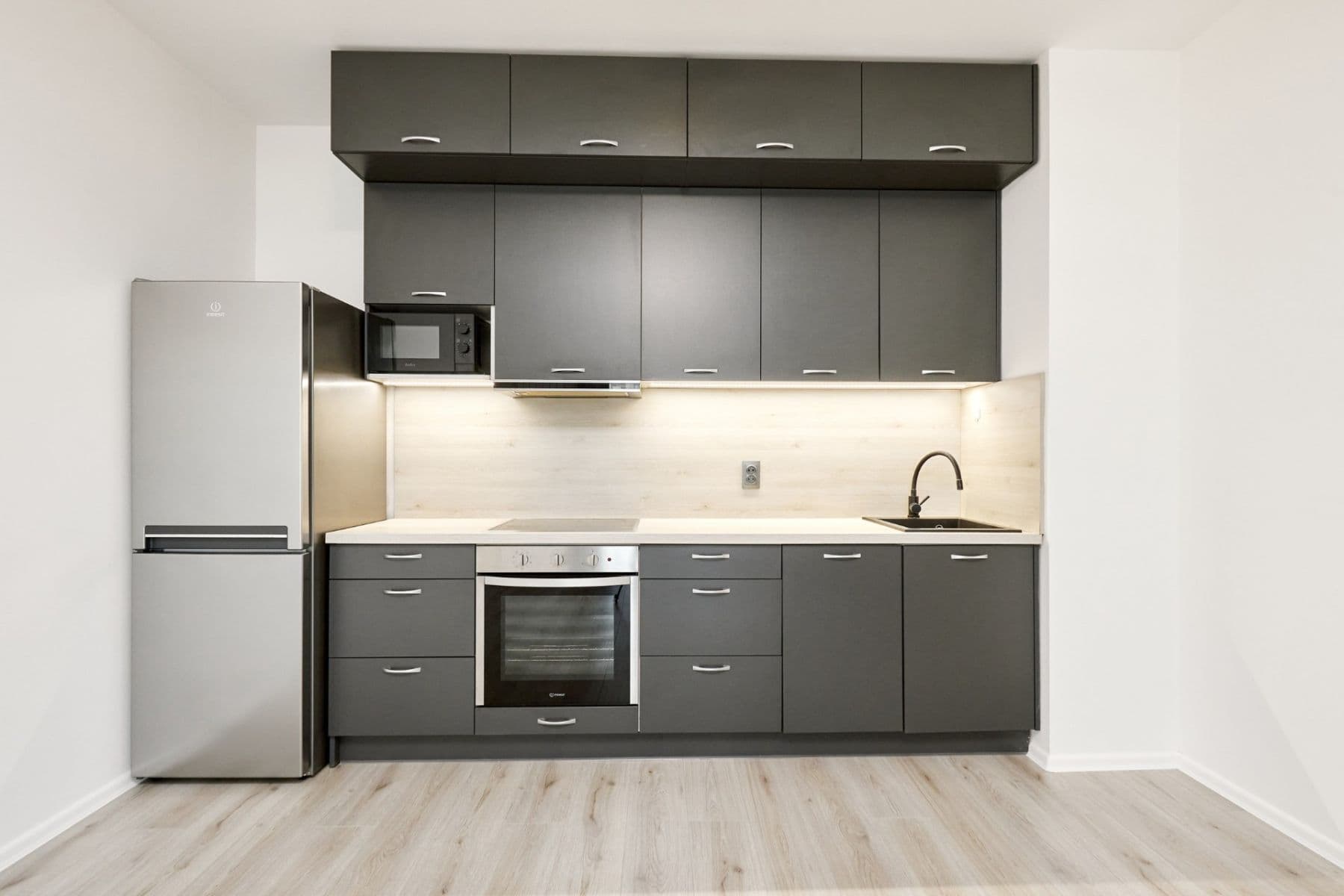 Pronájem bytu 2+kk 41 m², Novovysočanská, Praha, Praha Pronájem bytu 2+kk 41 m², Novovysočanská, Praha, Praha