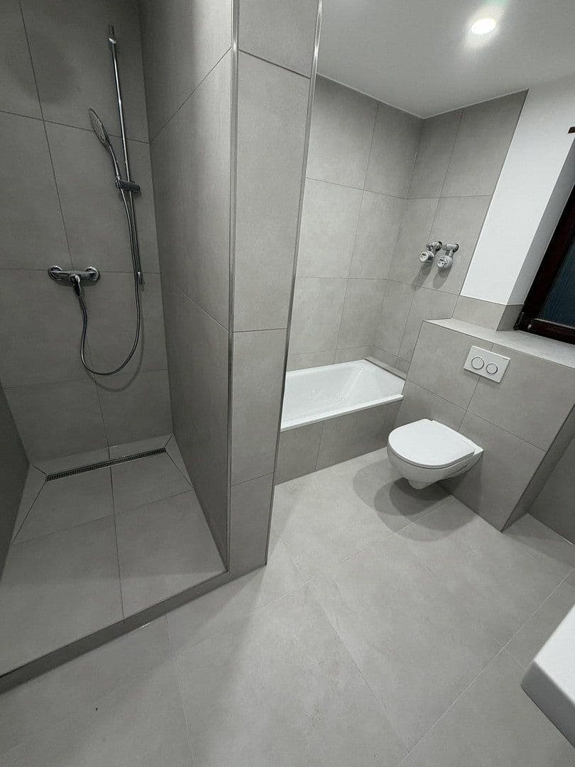 Pronájem bytu 3+1 96 m², Im Merkelgrund 5, Brühl, Bádensko-Württembersko Pronájem bytu 3+1 96 m², Im Merkelgrund 5, Brühl, Bádensko-Württembersko
