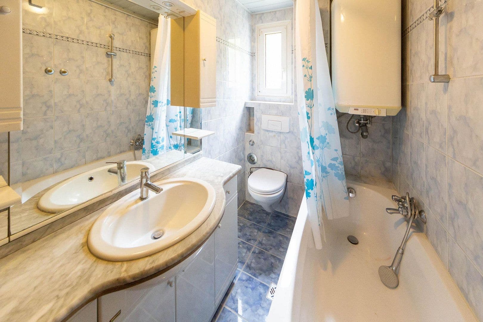 Pronájem bytu 4+1 70 m², Brenkenackerweg 35, Lichtenstein, Bádensko-Württembersko Pronájem bytu 4+1 70 m², Brenkenackerweg 35, Lichtenstein, Bádensko-Württembersko