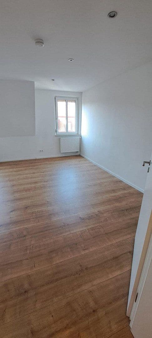 Pronájem bytu 4+1 104 m², Leopoldstrasse 8, Nürnberg, Bavorsko Pronájem bytu 4+1 104 m², Leopoldstrasse 8, Nürnberg, Bavorsko