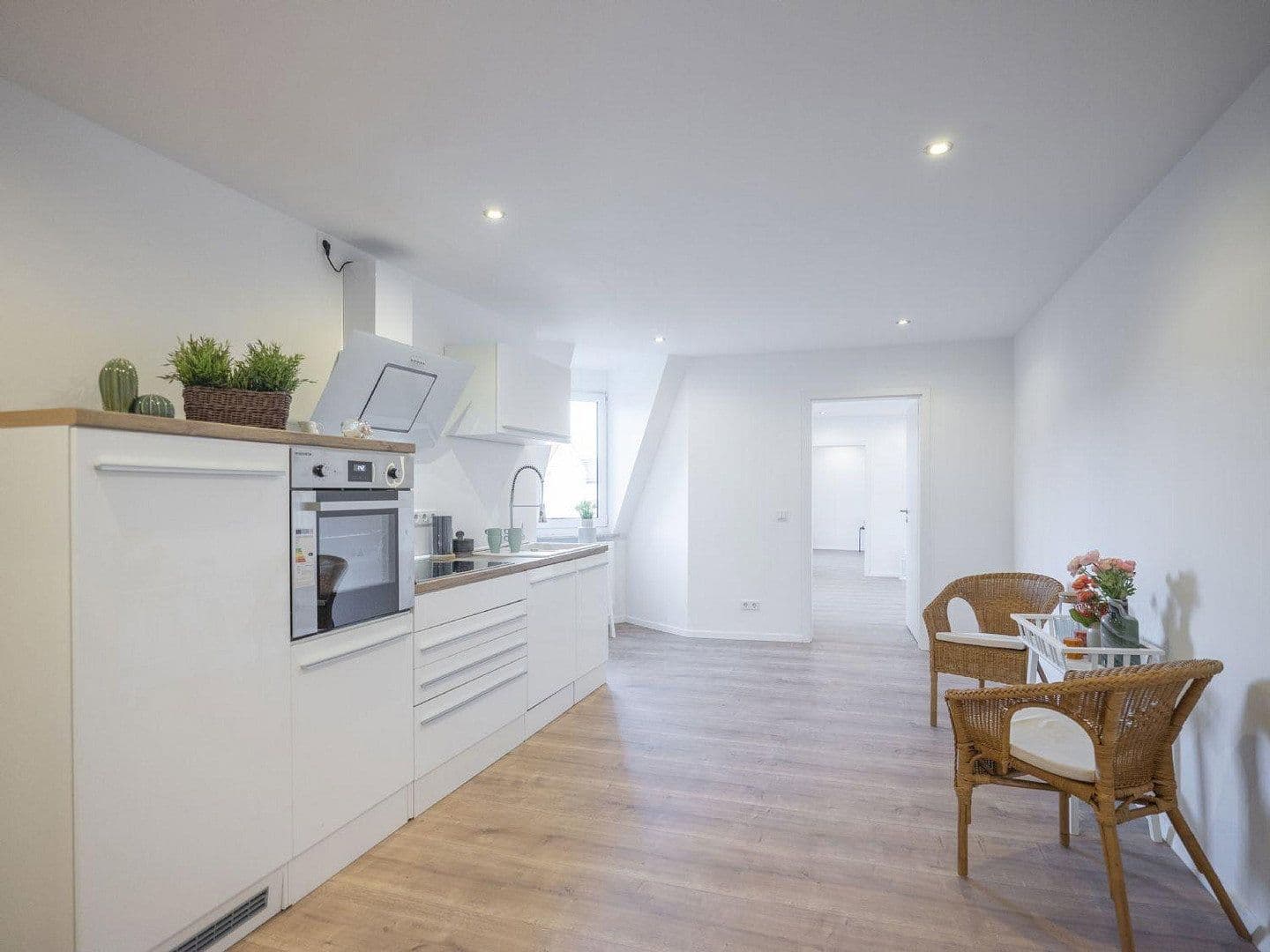Pronájem bytu 4+1 104 m², Leopoldstrasse 8, Nürnberg, Bavorsko Pronájem bytu 4+1 104 m², Leopoldstrasse 8, Nürnberg, Bavorsko