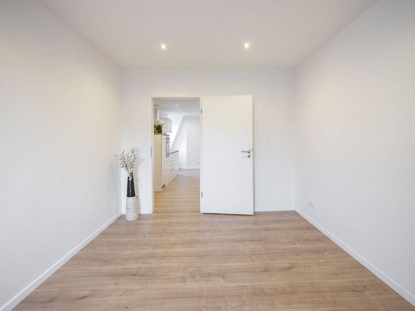 Pronájem bytu 4+1 104 m², Leopoldstrasse 8, Nürnberg, Bavorsko Pronájem bytu 4+1 104 m², Leopoldstrasse 8, Nürnberg, Bavorsko