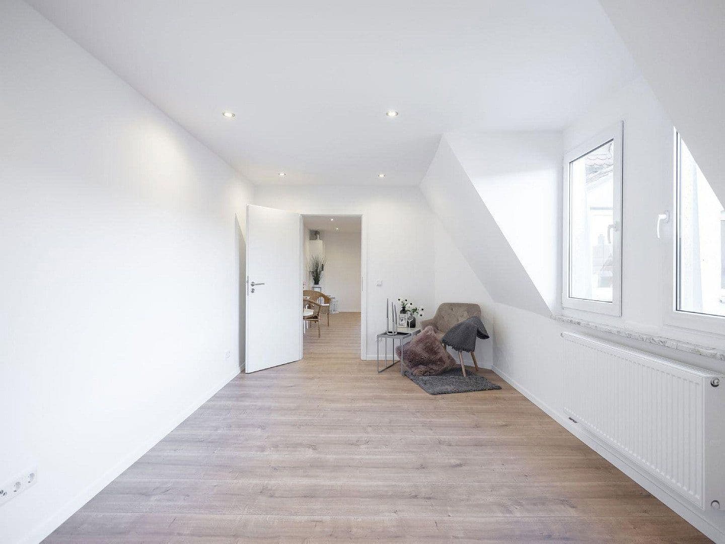 Pronájem bytu 4+1 104 m², Leopoldstrasse 8, Nürnberg, Bavorsko Pronájem bytu 4+1 104 m², Leopoldstrasse 8, Nürnberg, Bavorsko