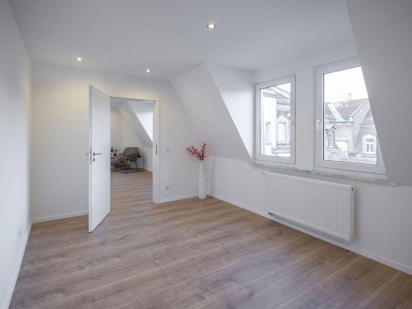 Pronájem bytu 4+1 104 m², Leopoldstrasse 8, Nürnberg, Bavorsko Pronájem bytu 4+1 104 m², Leopoldstrasse 8, Nürnberg, Bavorsko