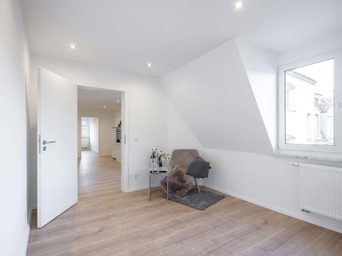 Pronájem bytu 4+1 104 m², Leopoldstrasse 8, Nürnberg, Bavorsko Pronájem bytu 4+1 104 m², Leopoldstrasse 8, Nürnberg, Bavorsko