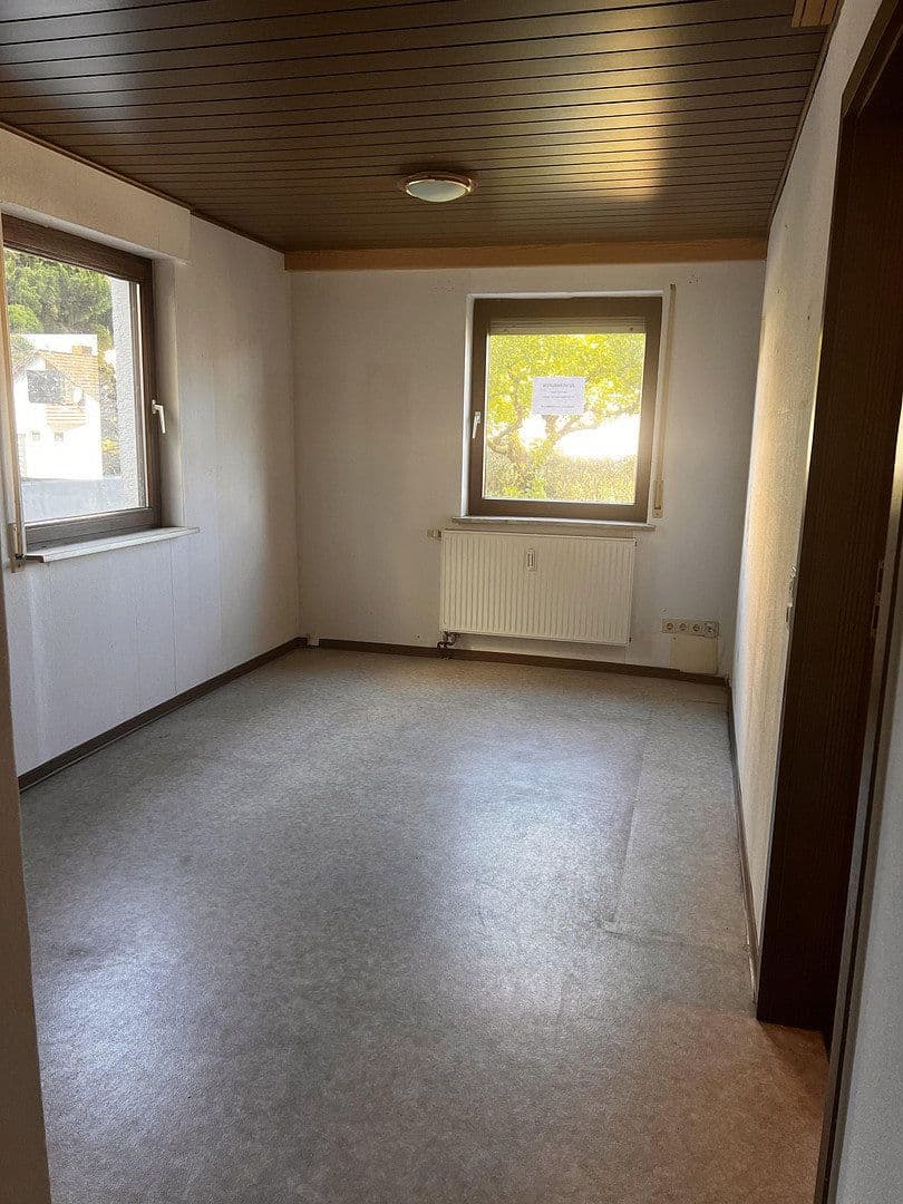 Prodej domu 140 m², pozemek 611 m², Neuenstadt am Kocher, Bádensko-Württembersko Prodej domu 140 m², pozemek 611 m², Neuenstadt am Kocher, Bádensko-Württembersko