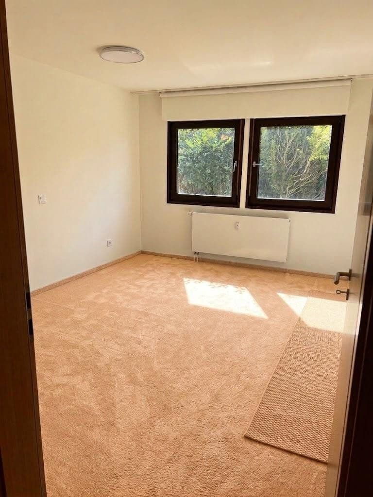 Prodej domu 140 m², pozemek 611 m², Neuenstadt am Kocher, Bádensko-Württembersko Prodej domu 140 m², pozemek 611 m², Neuenstadt am Kocher, Bádensko-Württembersko