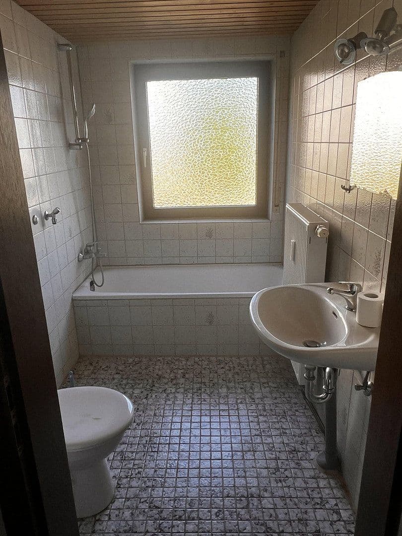 Prodej domu 140 m², pozemek 611 m², Neuenstadt am Kocher, Bádensko-Württembersko Prodej domu 140 m², pozemek 611 m², Neuenstadt am Kocher, Bádensko-Württembersko
