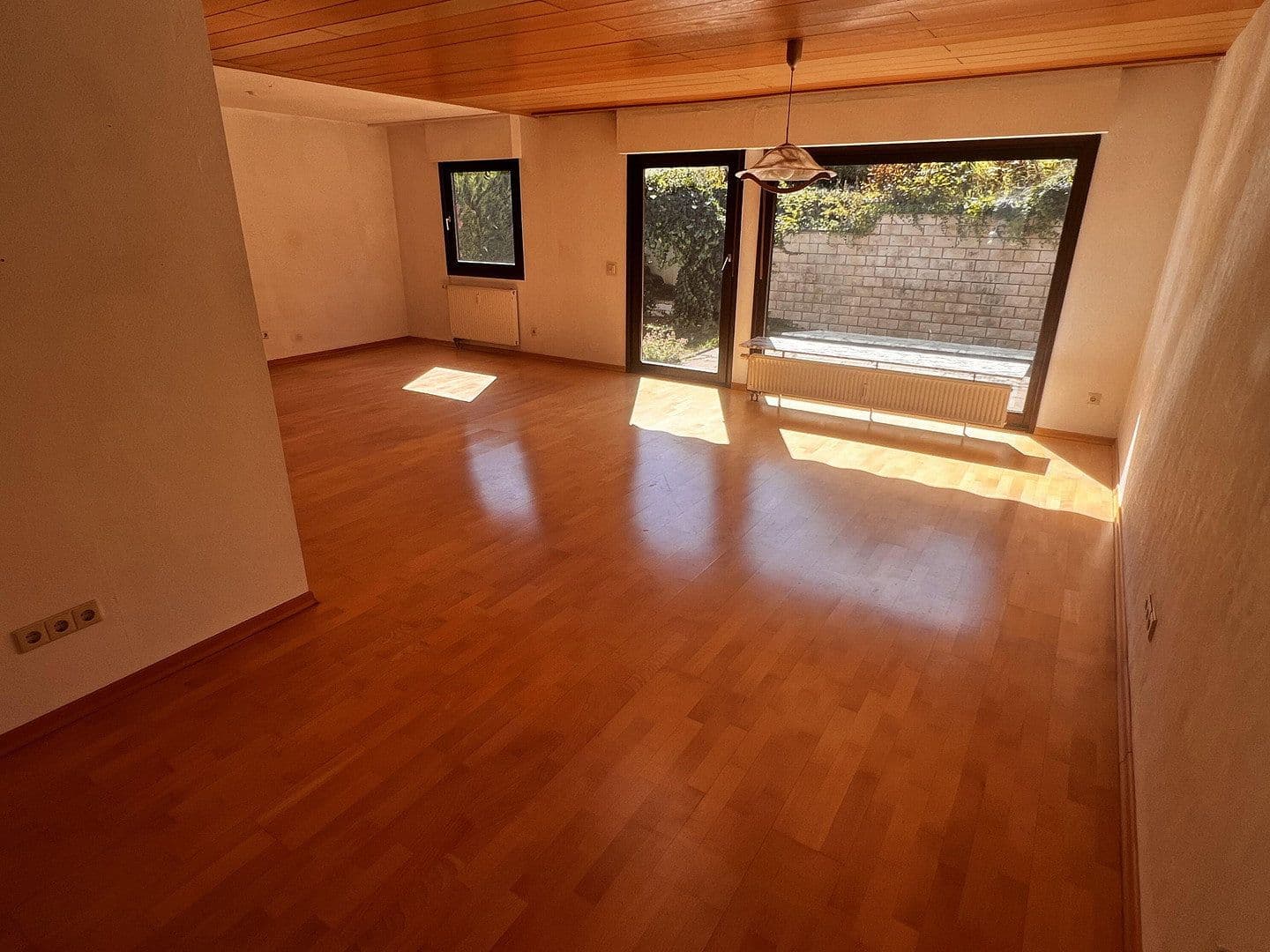 Prodej domu 140 m², pozemek 611 m², Neuenstadt am Kocher, Bádensko-Württembersko Prodej domu 140 m², pozemek 611 m², Neuenstadt am Kocher, Bádensko-Württembersko