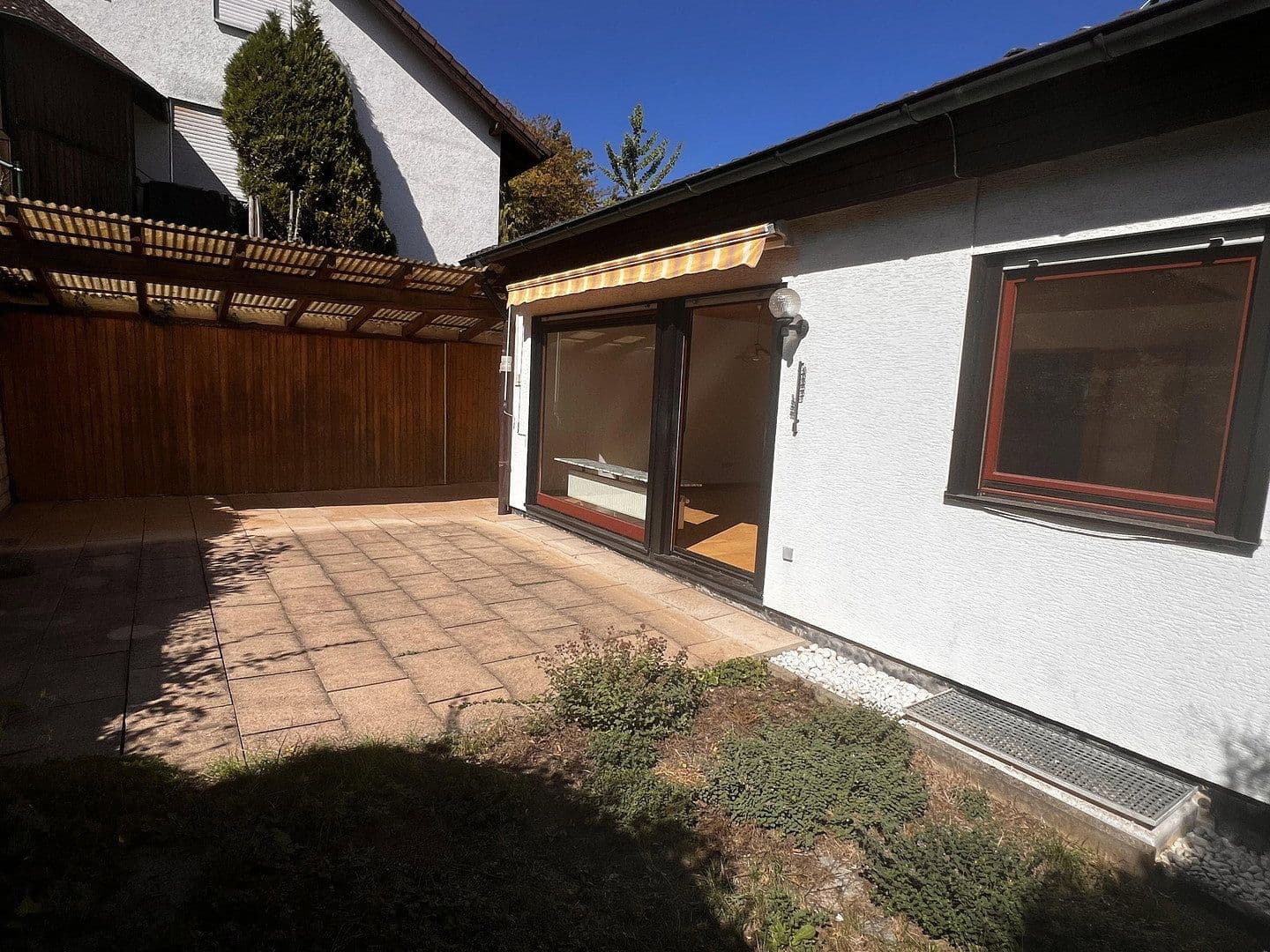 Prodej domu 140 m², pozemek 611 m², Neuenstadt am Kocher, Bádensko-Württembersko Prodej domu 140 m², pozemek 611 m², Neuenstadt am Kocher, Bádensko-Württembersko