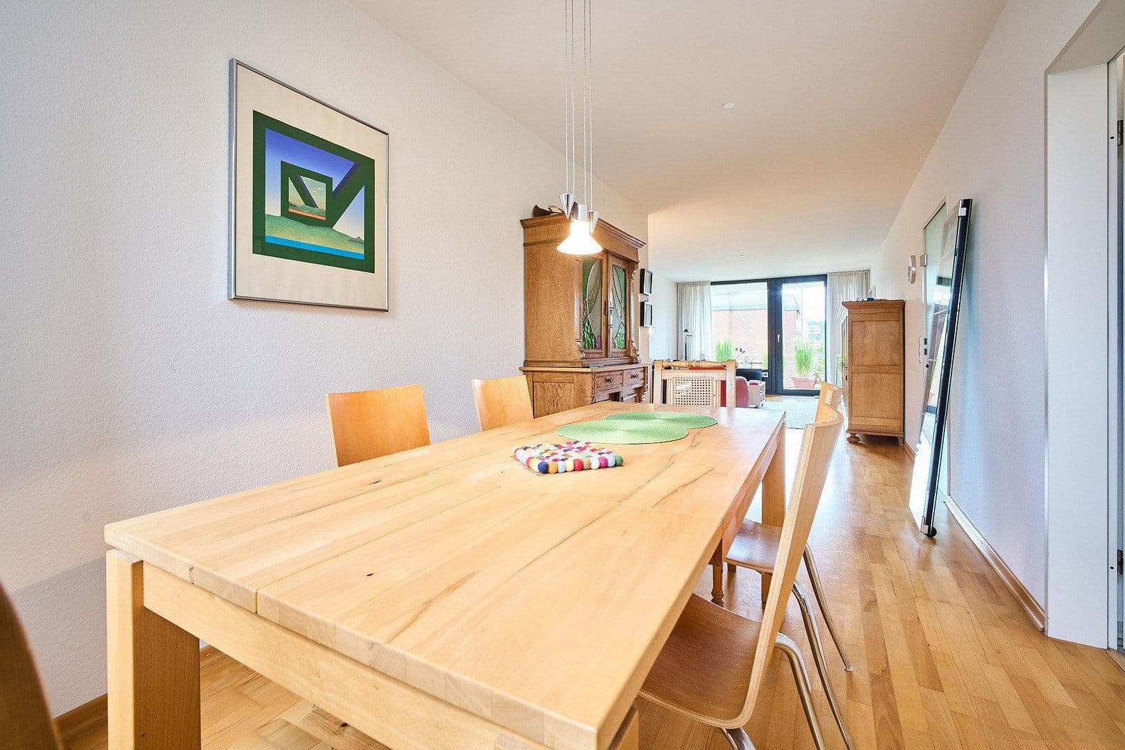 Prodej bytu 3+1 93 m², Düsseldorf, Severní Porýní-Vestfálsko Prodej bytu 3+1 93 m², Düsseldorf, Severní Porýní-Vestfálsko