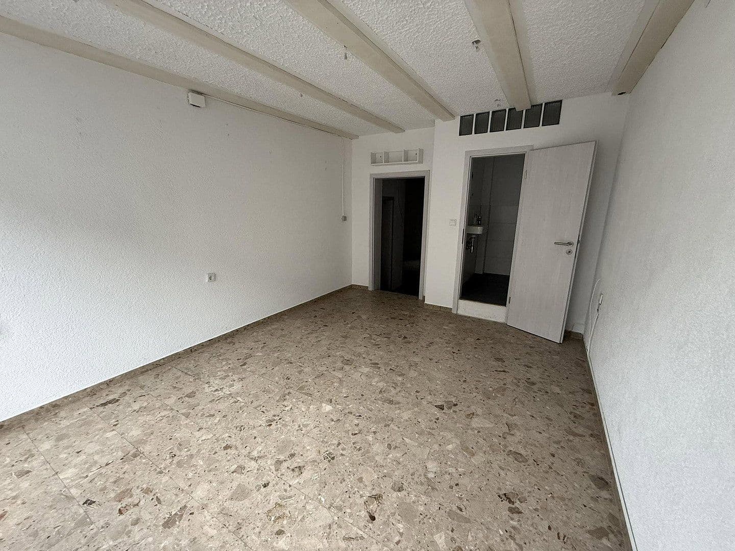 Pronájem kanceláře 85 m², Untere Vorstadt 26, Tuttlingen, Bádensko-Württembersko Pronájem kanceláře 85 m², Untere Vorstadt 26, Tuttlingen, Bádensko-Württembersko