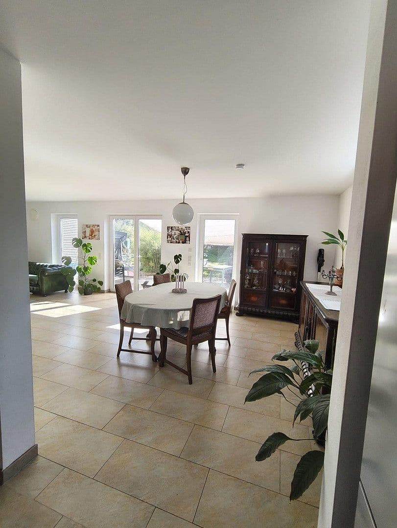Prodej domu 125 m², pozemek 606 m², Oberschweinbach, Bavorsko Prodej domu 125 m², pozemek 606 m², Oberschweinbach, Bavorsko