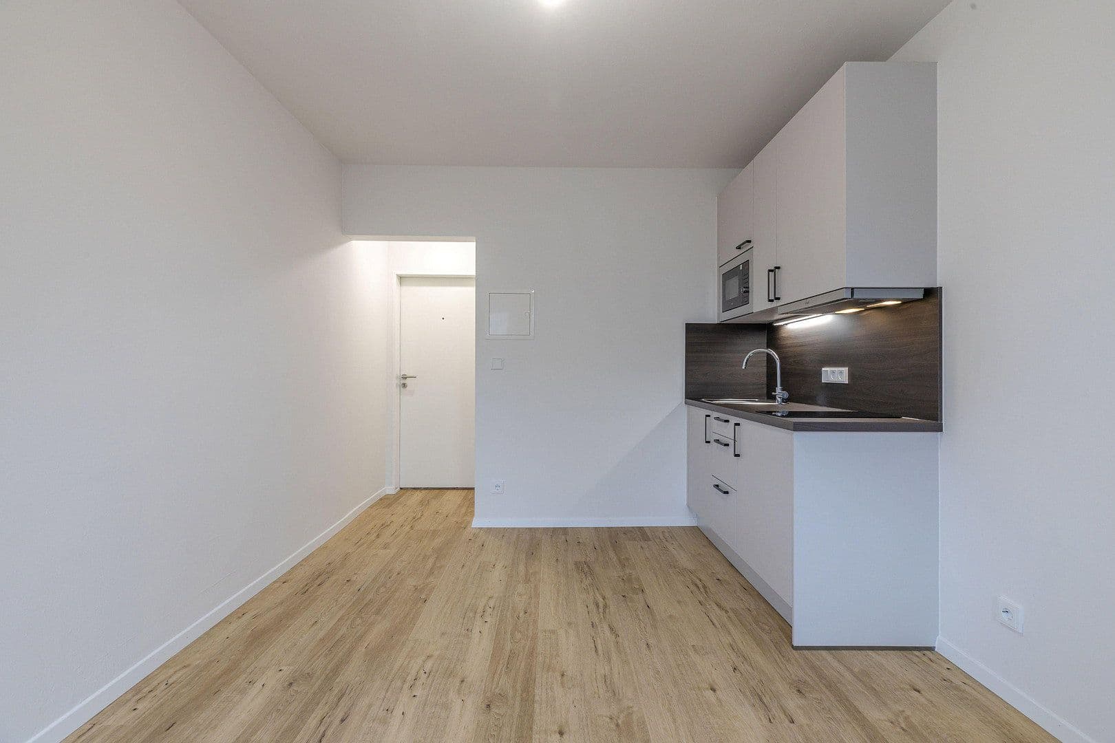 Pronájem bytu 1+1 18 m², Sachranger Str. 5, München, Bavorsko Pronájem bytu 1+1 18 m², Sachranger Str. 5, München, Bavorsko