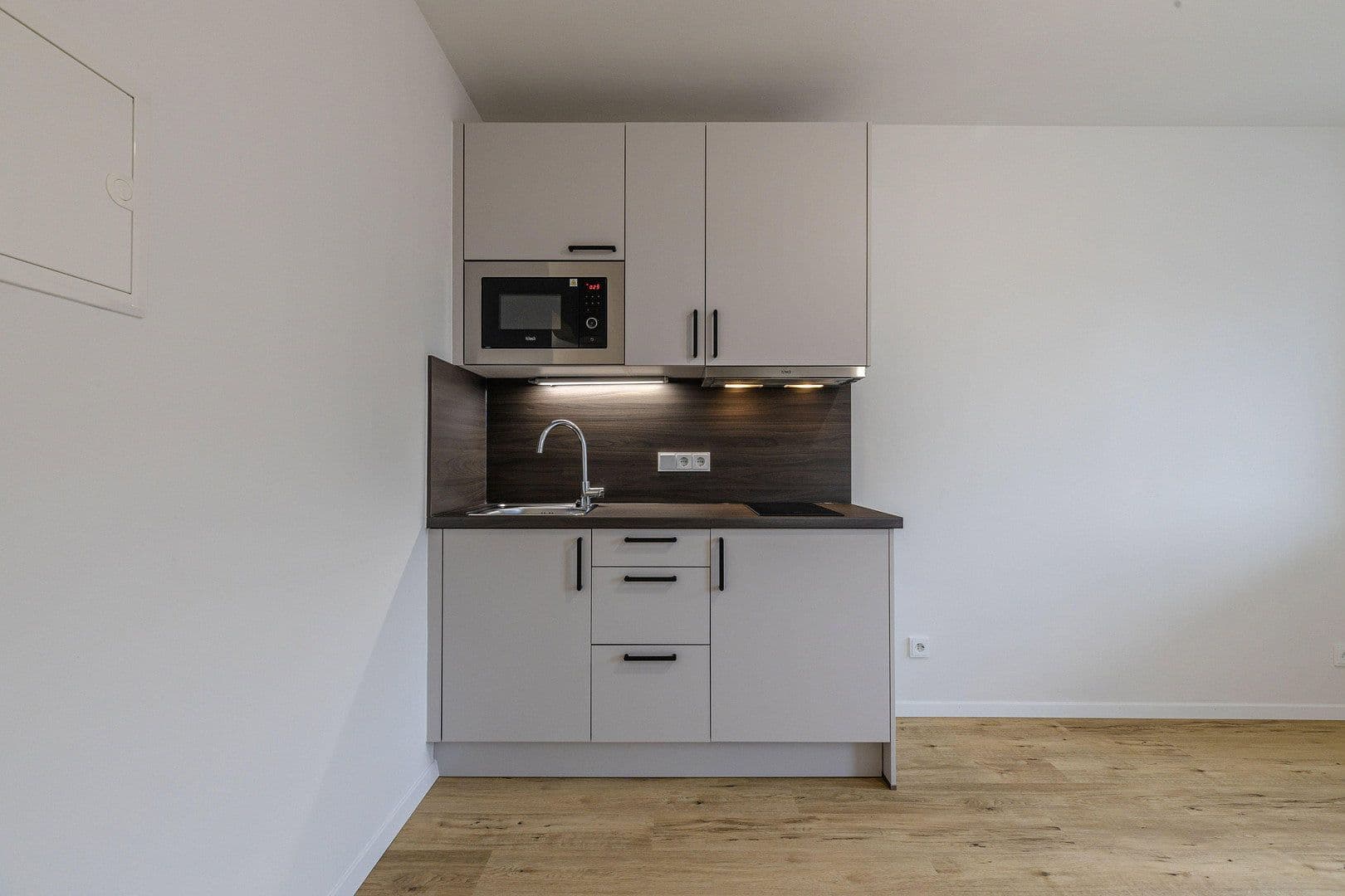 Pronájem bytu 1+1 18 m², Sachranger Str. 5, München, Bavorsko Pronájem bytu 1+1 18 m², Sachranger Str. 5, München, Bavorsko