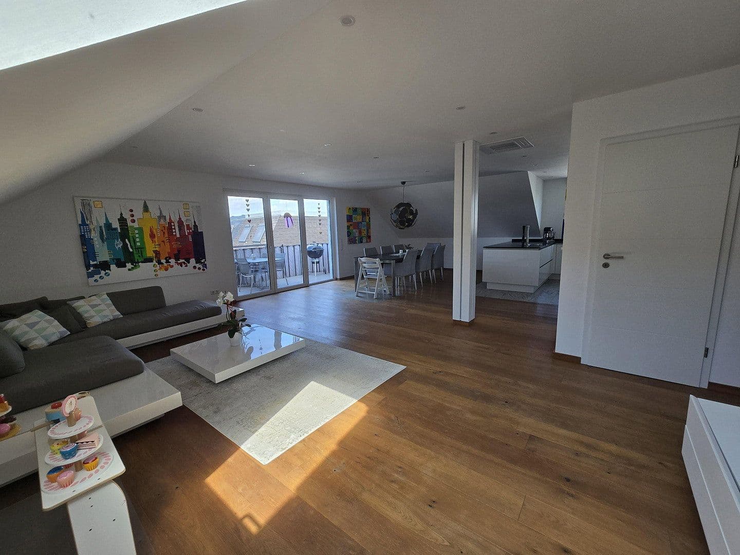 Prodej bytu 4+1 126 m², Eggenstein-Leopoldshafen, Bádensko-Württembersko Prodej bytu 4+1 126 m², Eggenstein-Leopoldshafen, Bádensko-Württembersko