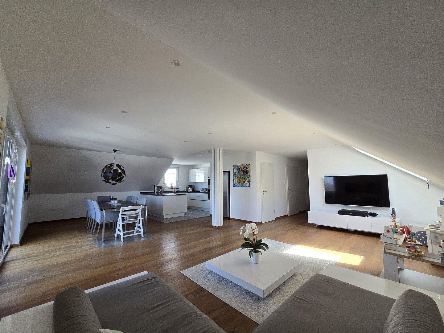 Prodej bytu 4+1 126 m², Eggenstein-Leopoldshafen, Bádensko-Württembersko Prodej bytu 4+1 126 m², Eggenstein-Leopoldshafen, Bádensko-Württembersko