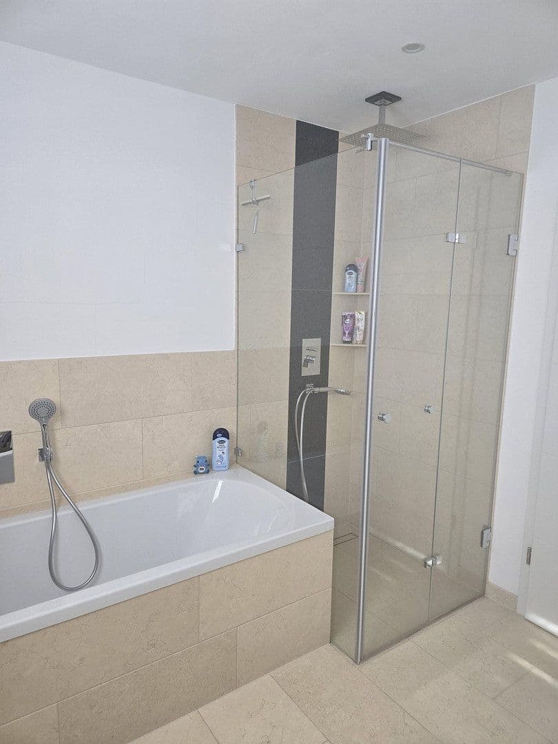 Prodej bytu 4+1 126 m², Eggenstein-Leopoldshafen, Bádensko-Württembersko Prodej bytu 4+1 126 m², Eggenstein-Leopoldshafen, Bádensko-Württembersko