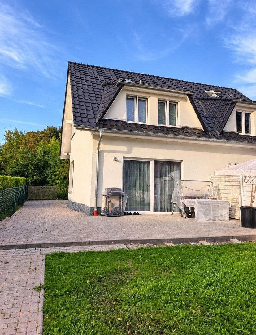 Pronájem domu 100 m², pozemek 300 m², Brieselang, Braniborsko Pronájem domu 100 m², pozemek 300 m², Brieselang, Braniborsko