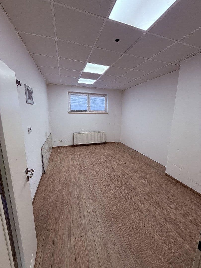 Pronájem kanceláře 145 m², Baumannstr 6, Amberg, Bavorsko Pronájem kanceláře 145 m², Baumannstr 6, Amberg, Bavorsko
