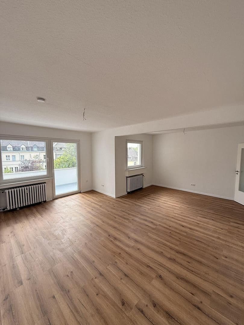 Pronájem bytu 3+1 96 m², Ruhrallee 26, Essen, Severní Porýní-Vestfálsko Pronájem bytu 3+1 96 m², Ruhrallee 26, Essen, Severní Porýní-Vestfálsko