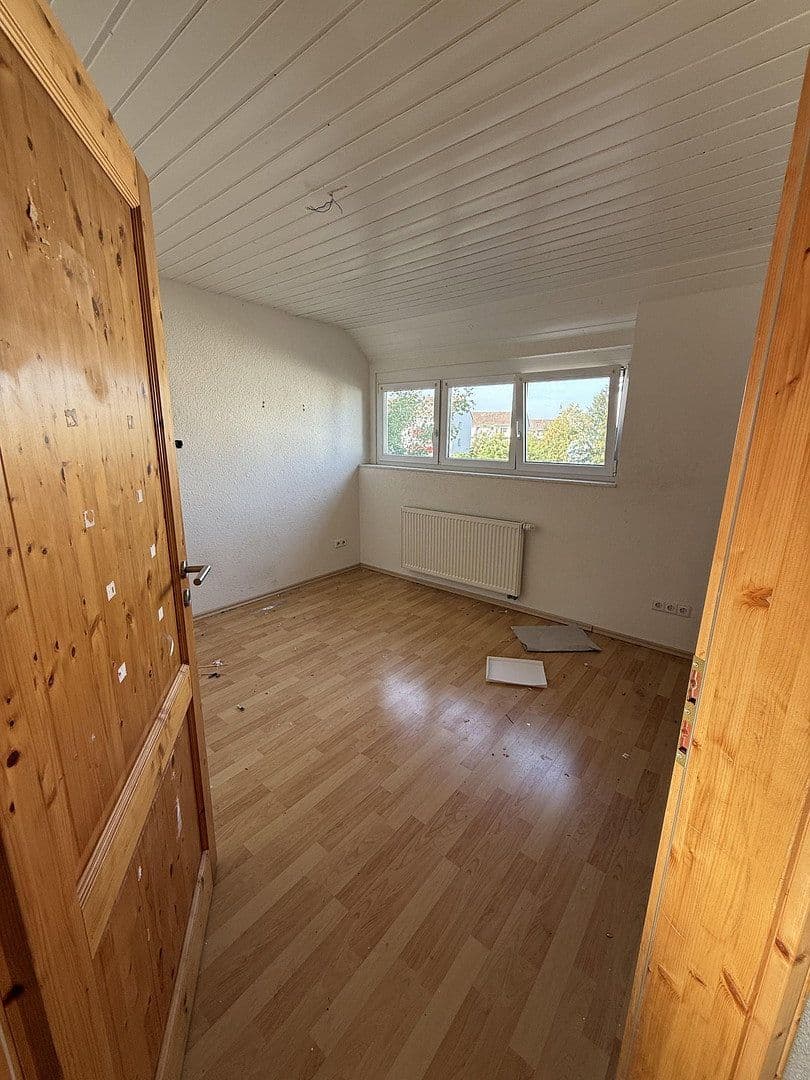 Prodej domu 110 m², pozemek 580 m², Danzinerstraße 8, Heitersheim, Bádensko-Württembersko Prodej domu 110 m², pozemek 580 m², Danzinerstraße 8, Heitersheim, Bádensko-Württembersko