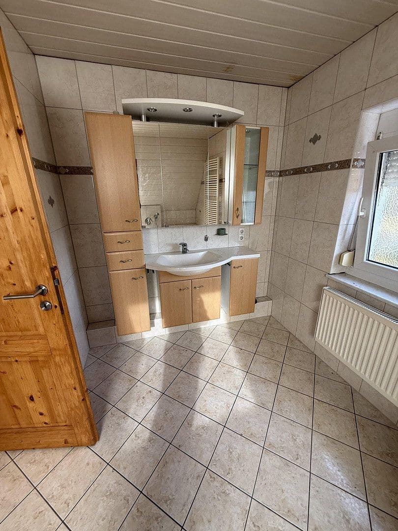 Prodej domu 110 m², pozemek 580 m², Danzinerstraße 8, Heitersheim, Bádensko-Württembersko Prodej domu 110 m², pozemek 580 m², Danzinerstraße 8, Heitersheim, Bádensko-Württembersko