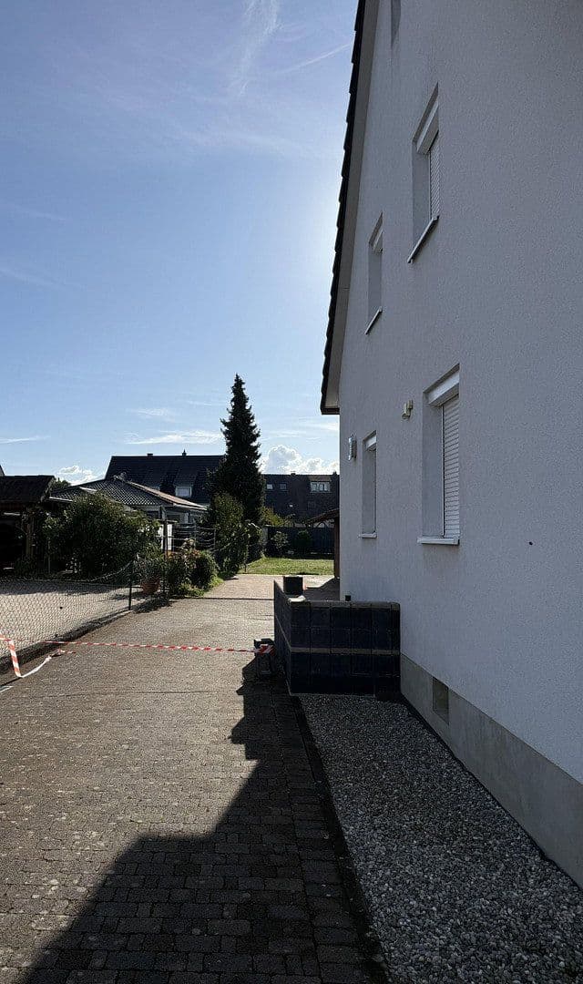 Prodej domu 110 m², pozemek 580 m², Danzinerstraße 8, Heitersheim, Bádensko-Württembersko Prodej domu 110 m², pozemek 580 m², Danzinerstraße 8, Heitersheim, Bádensko-Württembersko
