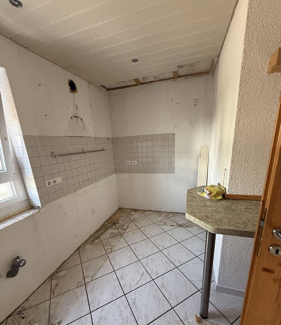 Prodej domu 110 m², pozemek 580 m², Danzinerstraße 8, Heitersheim, Bádensko-Württembersko Prodej domu 110 m², pozemek 580 m², Danzinerstraße 8, Heitersheim, Bádensko-Württembersko