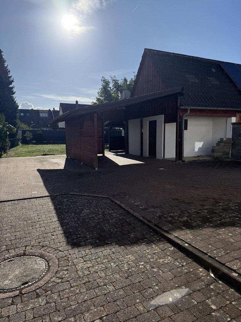 Prodej domu 110 m², pozemek 580 m², Danzinerstraße 8, Heitersheim, Bádensko-Württembersko Prodej domu 110 m², pozemek 580 m², Danzinerstraße 8, Heitersheim, Bádensko-Württembersko