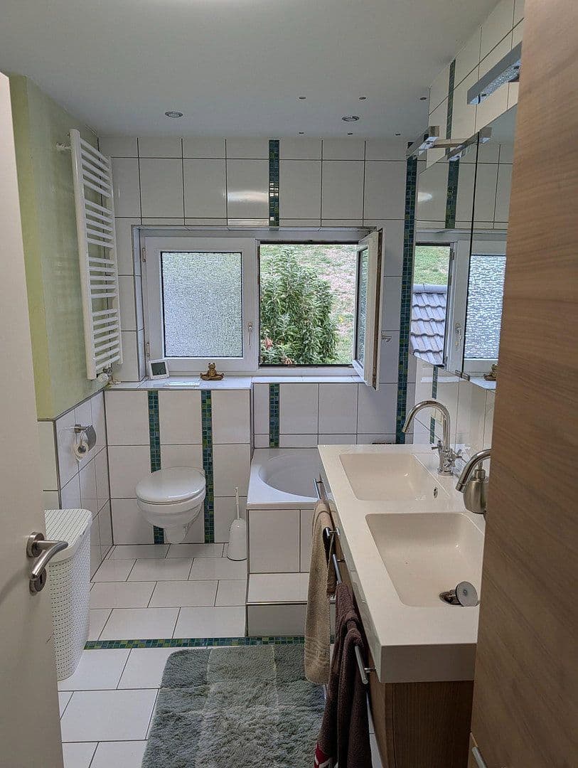 Prodej domu 185 m², pozemek 500 m², Bärsbacher Weg 19, Weinheim, Bádensko-Württembersko Prodej domu 185 m², pozemek 500 m², Bärsbacher Weg 19, Weinheim, Bádensko-Württembersko