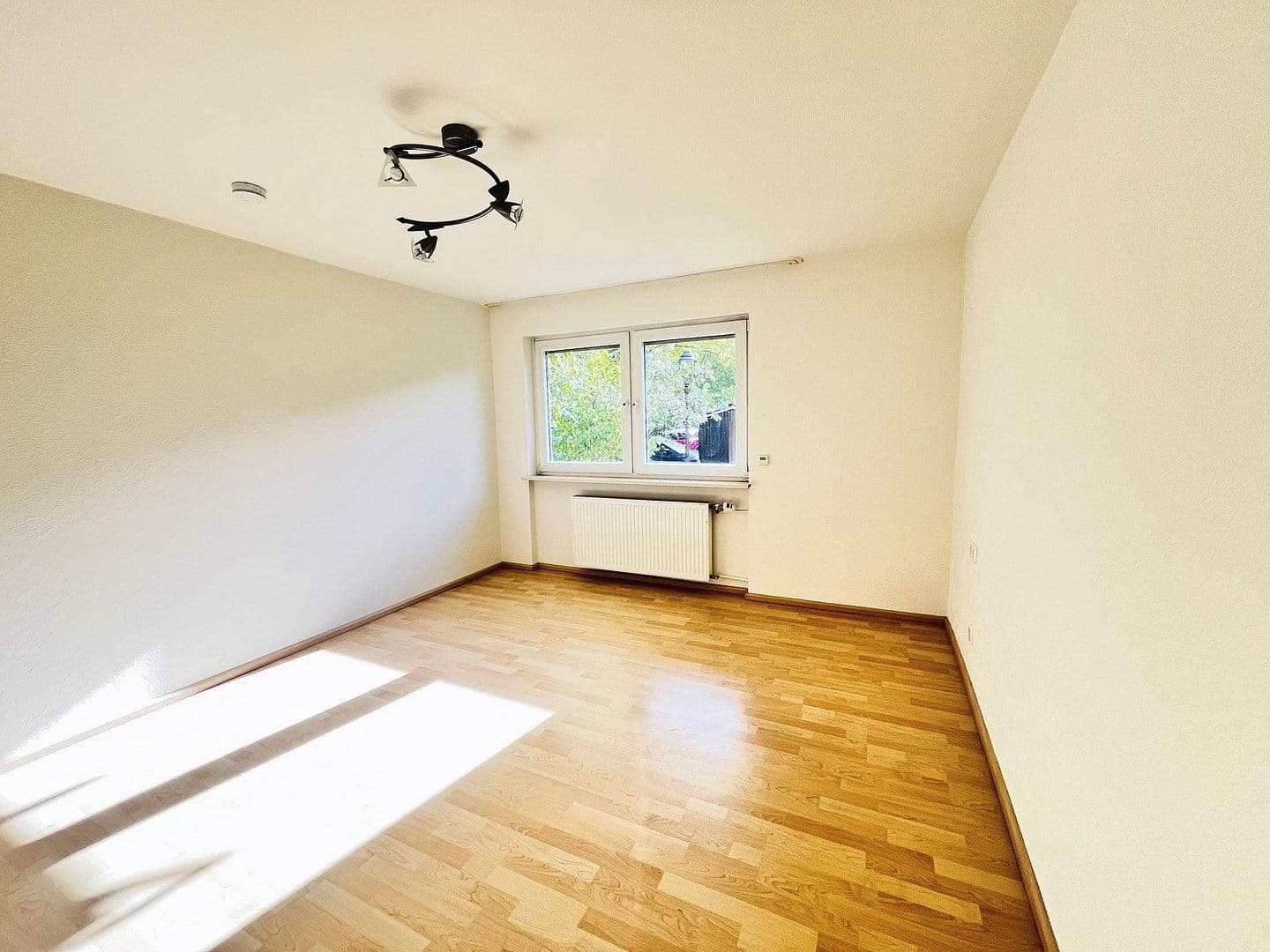 Pronájem bytu 3+1 73 m², Karlsruhe, Bádensko-Württembersko Pronájem bytu 3+1 73 m², Karlsruhe, Bádensko-Württembersko