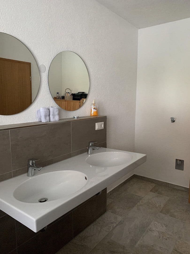 Pronájem domu 180 m², pozemek 571 m², Fridingen an der Donau, Bádensko-Württembersko Pronájem domu 180 m², pozemek 571 m², Fridingen an der Donau, Bádensko-Württembersko