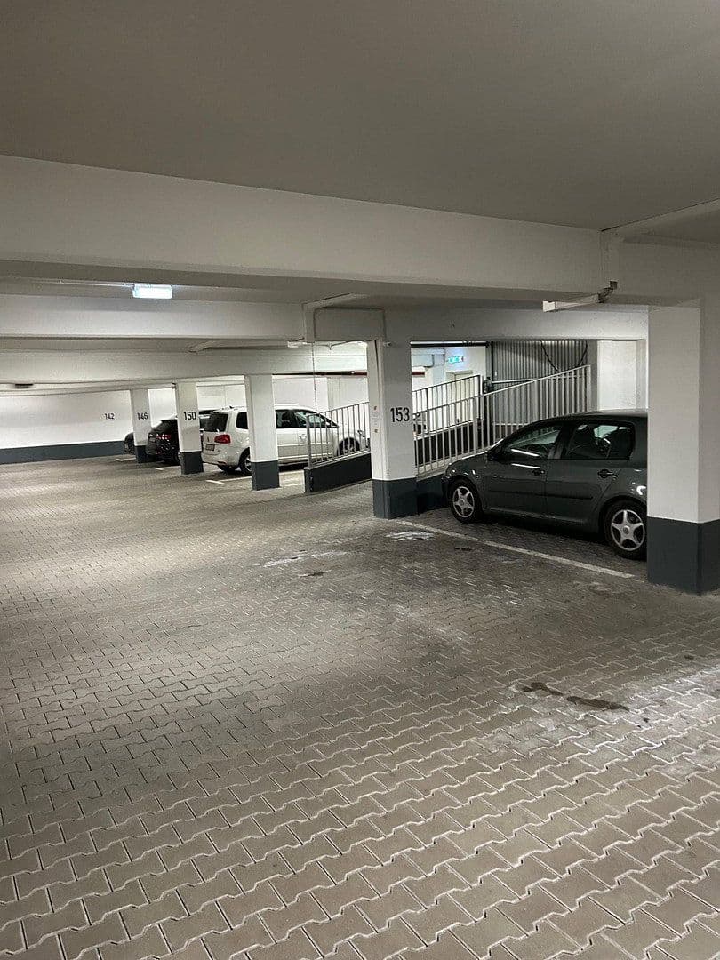 Pronájem garáže, Tuerkenstraße 28, München, Bavorsko Pronájem garáže, Tuerkenstraße 28, München, Bavorsko