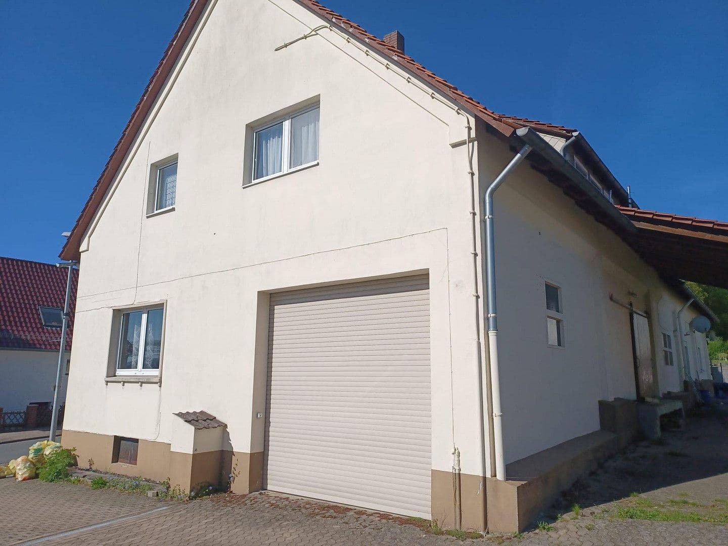 Prodej domu 350 m², pozemek 1.319 m², Hannoversche Straße 19, Bad Münder am Deister, Dolní Sasko Prodej domu 350 m², pozemek 1.319 m², Hannoversche Straße 19, Bad Münder am Deister, Dolní Sasko
