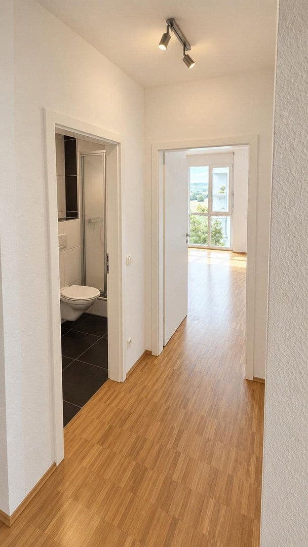 Prodej bytu 4+1 125 m², Dr.-Heinrich-Wunderlich-Straße 4, Würzburg-Lengfeld, Bavorsko Prodej bytu 4+1 125 m², Dr.-Heinrich-Wunderlich-Straße 4, Würzburg-Lengfeld, Bavorsko