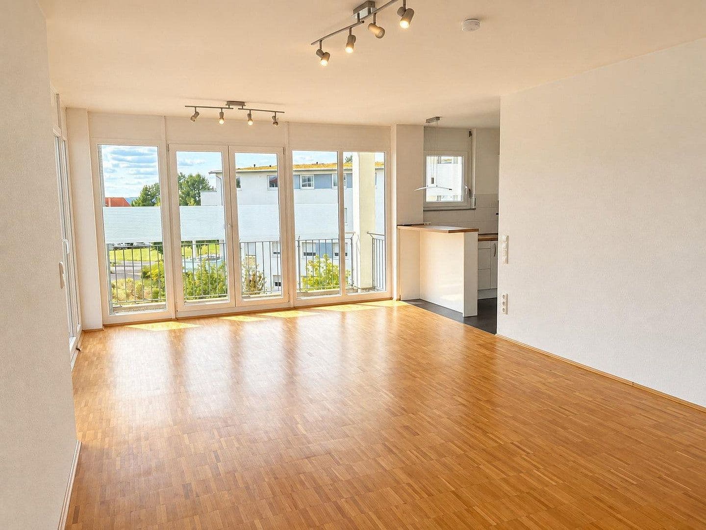 Prodej bytu 4+1 125 m², Dr.-Heinrich-Wunderlich-Straße 4, Würzburg-Lengfeld, Bavorsko Prodej bytu 4+1 125 m², Dr.-Heinrich-Wunderlich-Straße 4, Würzburg-Lengfeld, Bavorsko